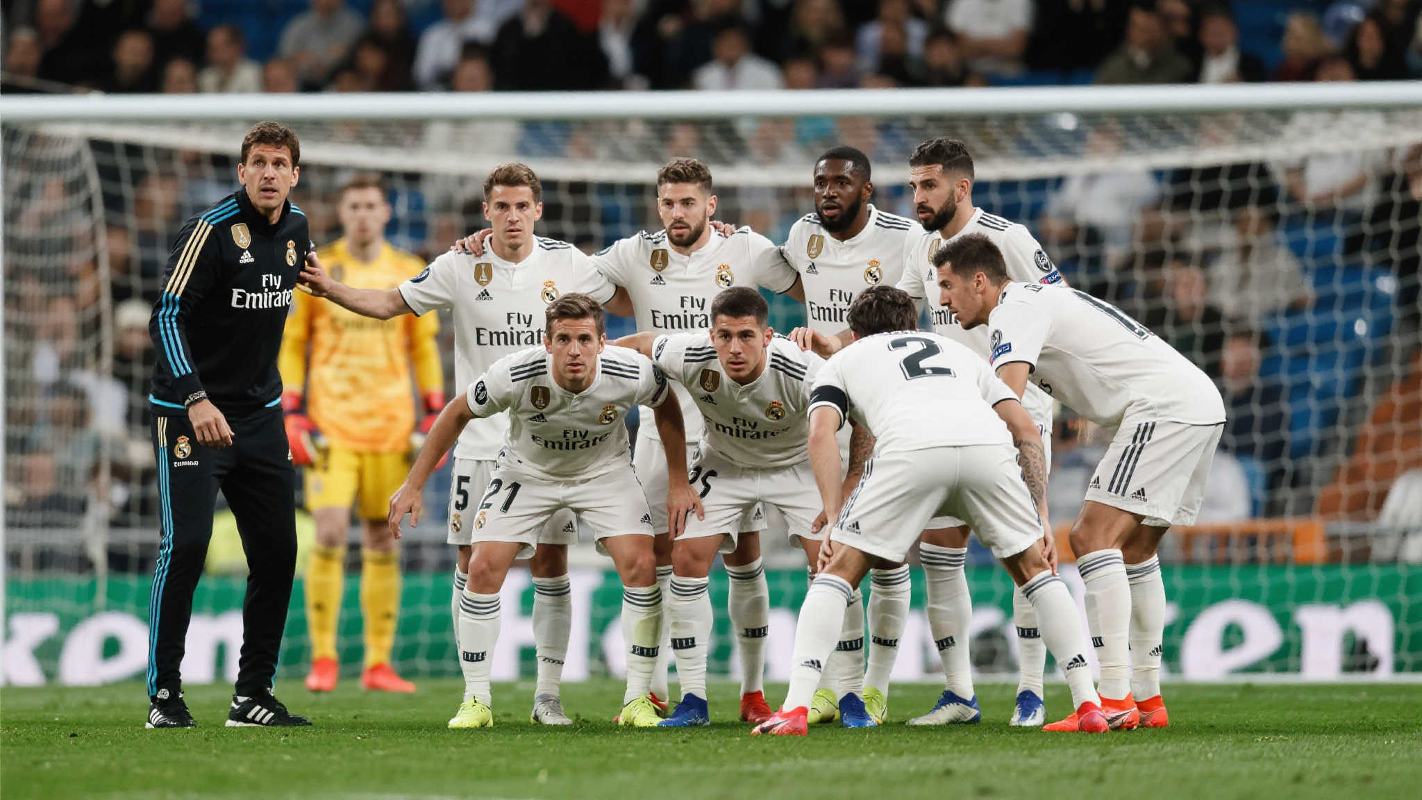 世俱杯:10人皇马3-1击败帕丘卡,阿隆索展现坚韧风采 与过去不同的是,如今皇马更加注重整支队伍在防守中的